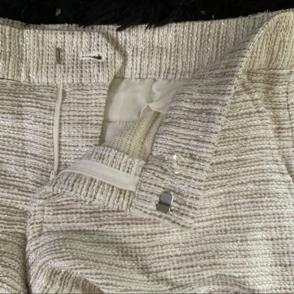 “BANANA REPUBLIC” Off White WITH Gold Thread Tweed Shorts. - Picture 8 of 16